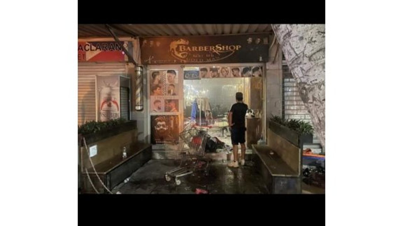 Arap turistler de ırkçı saldırıların hedefi oldu