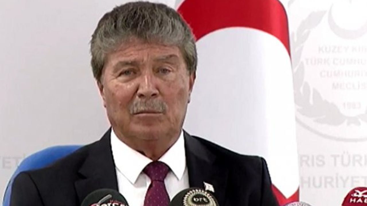 Başbakan Üstel: "Bir kez daha federasyon masasına oturmayacağız"