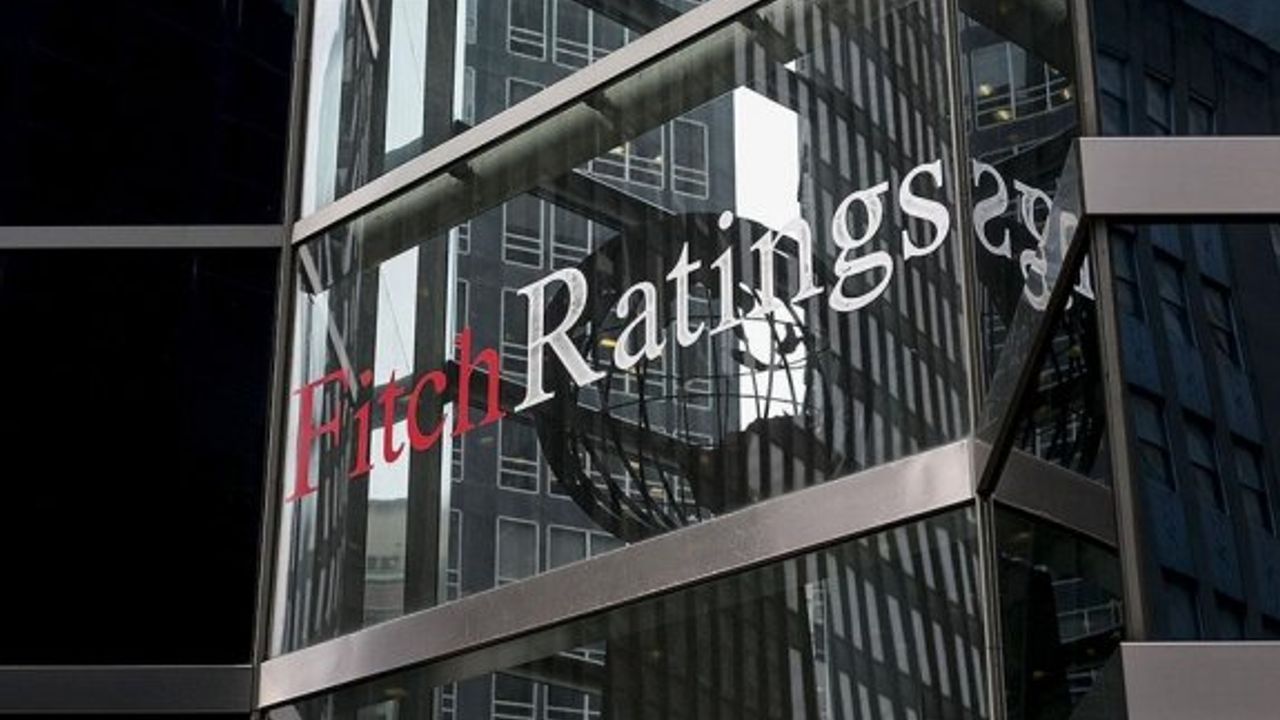 Fitch Türkiye’nin not görünümünü yükseltti kredi notunu değiştirmedi