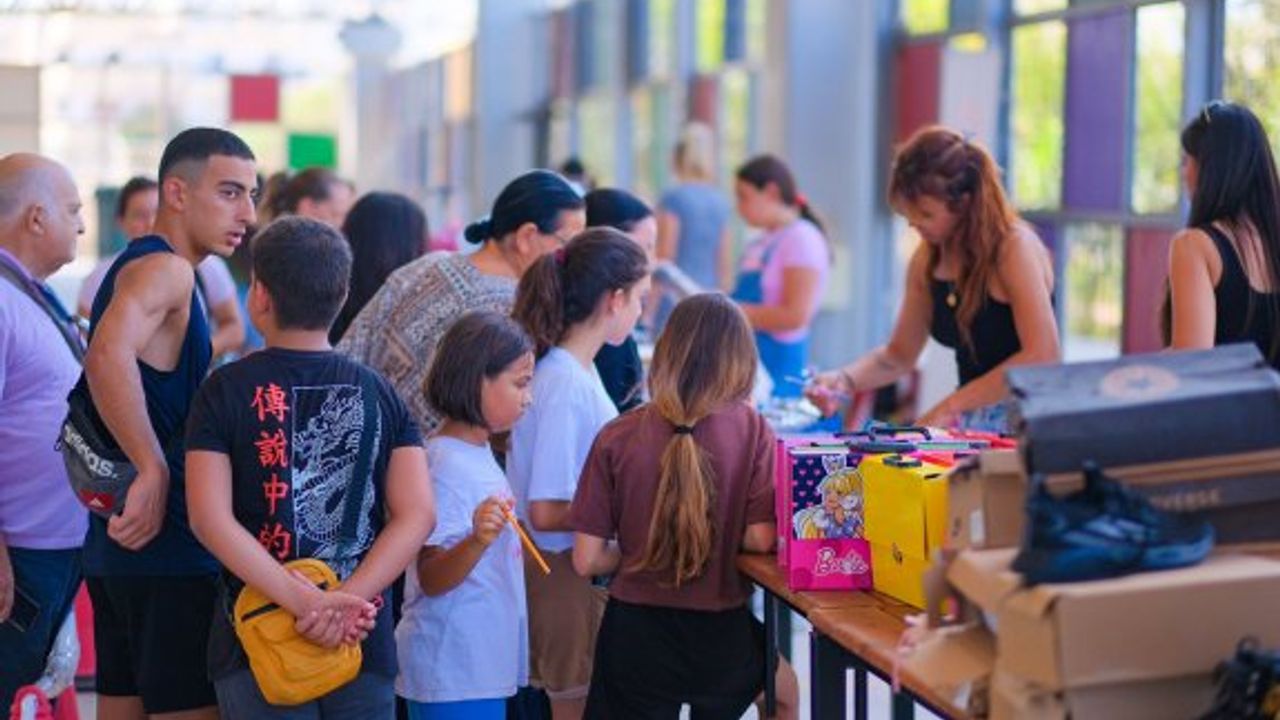 Gazimağusa’da “Okul Başlıyor Pazarı” kuruldu