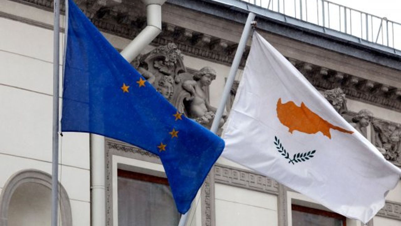 Güney Kıbrıs, veto hakkını kötüye kullanmakla suçlanıyor