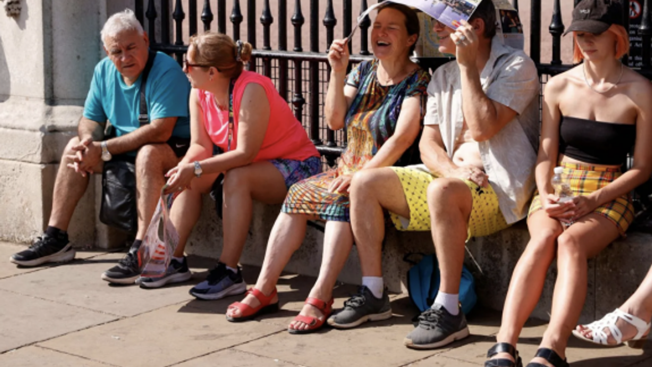 İngiltere'da pazar günü 'yılın en sıcak' günüydü