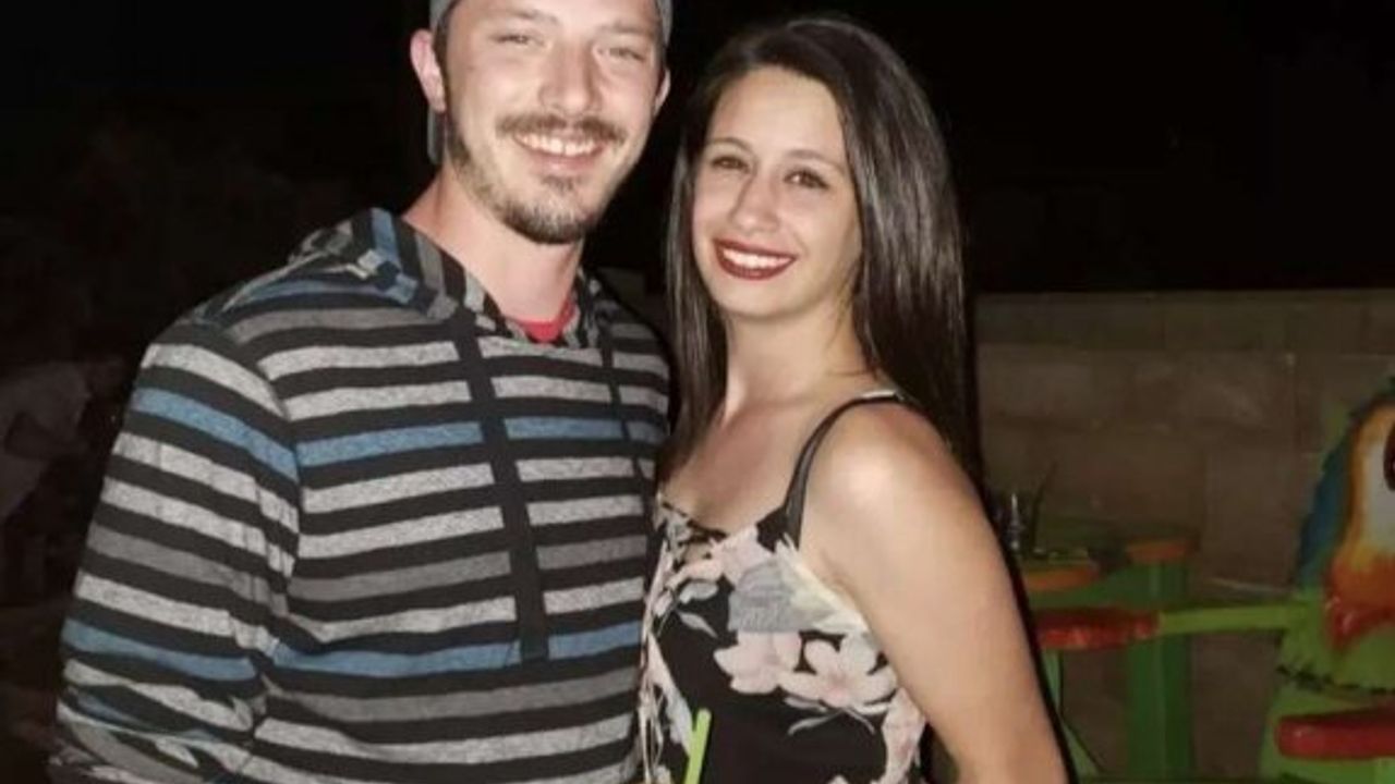 Kanser hastası sevgilisi, ölmeden saatler önce onunla evlendi