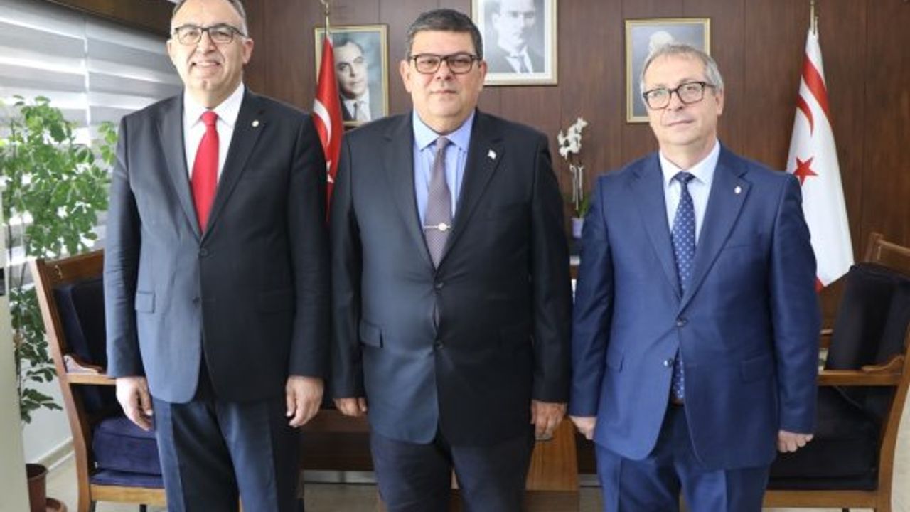 Maliye Bakanı Berova, İTÜ-KKTC Eğitim Araştırma Yerleşkeleri Rektörü Sarı’yı kabul etti