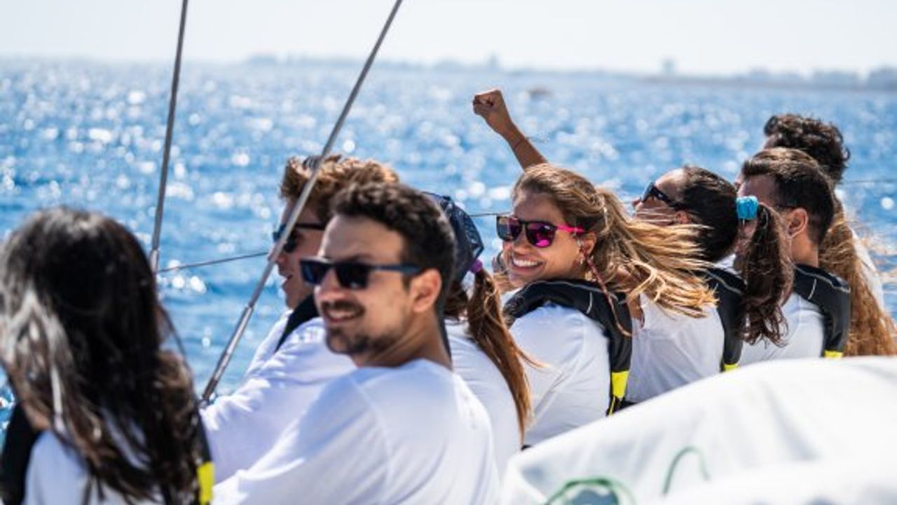 Tarihi Bir Yelken Seyri Barış İçin Atıldı"