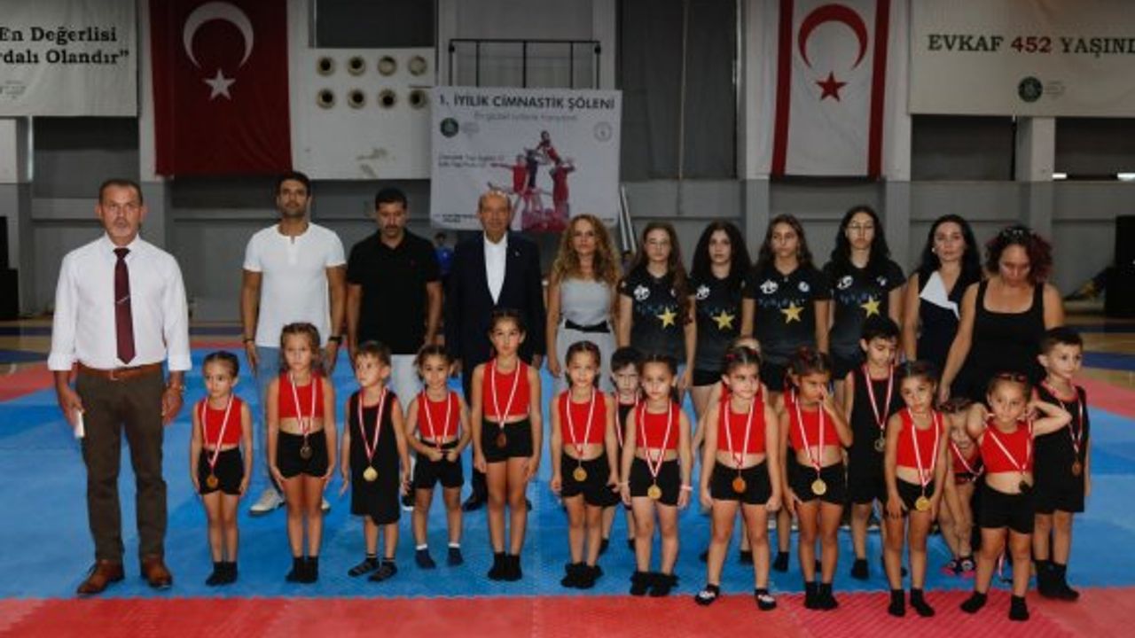 Tatar, 1. İyilik Cimnastik Şöleni’ni izledi