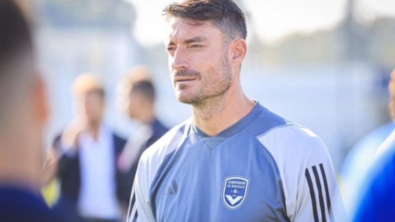 Bordeaux, Albert Riera ile anlaştı