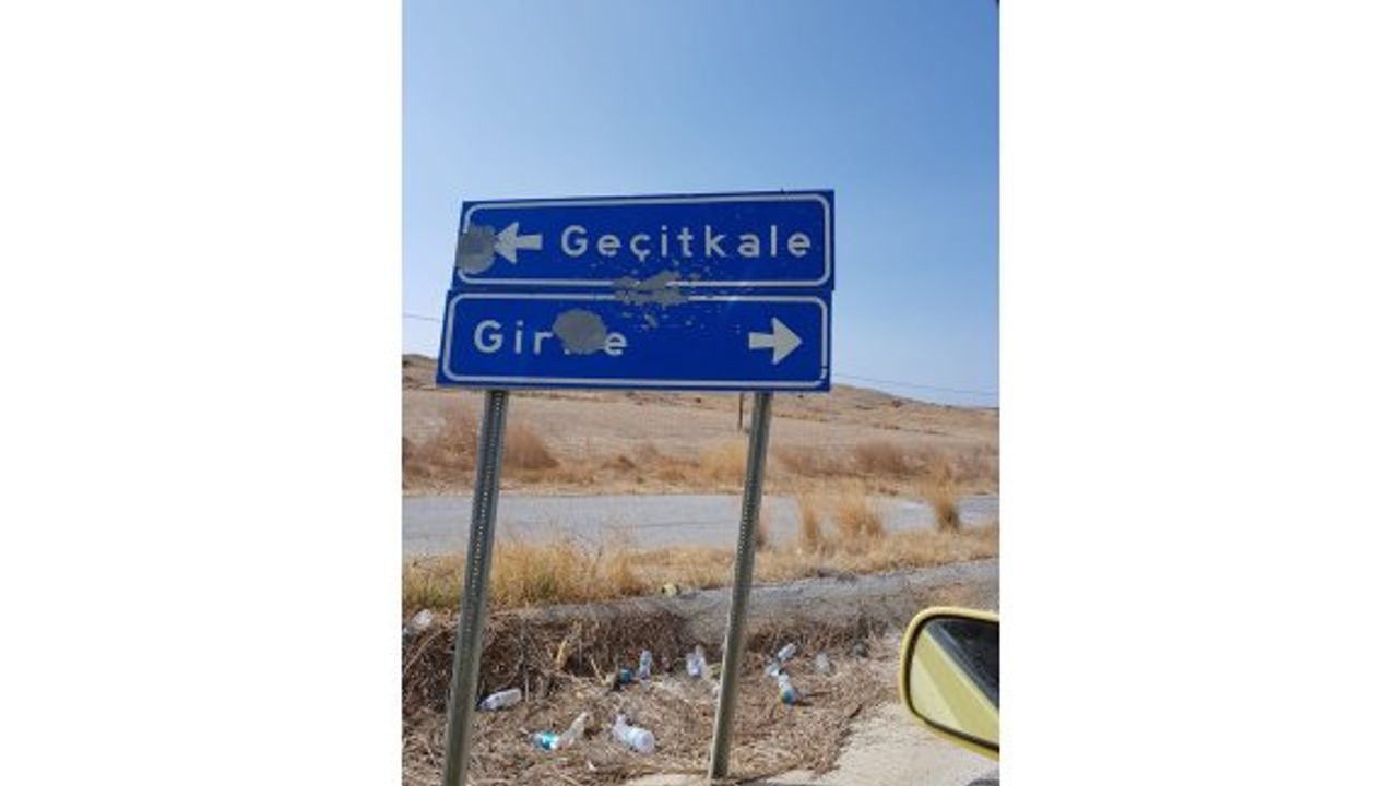 “Bu tabelalara zarar vererek ne anlıyorlar?”