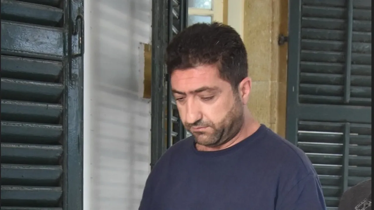 Çalıştığı işyerinin parasını çaldı