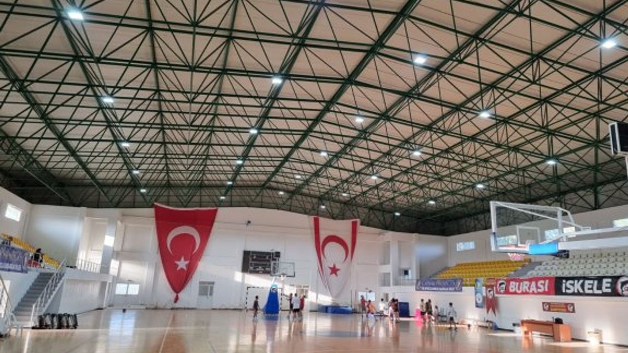 Kapalı spor salonları ışıldıyor
