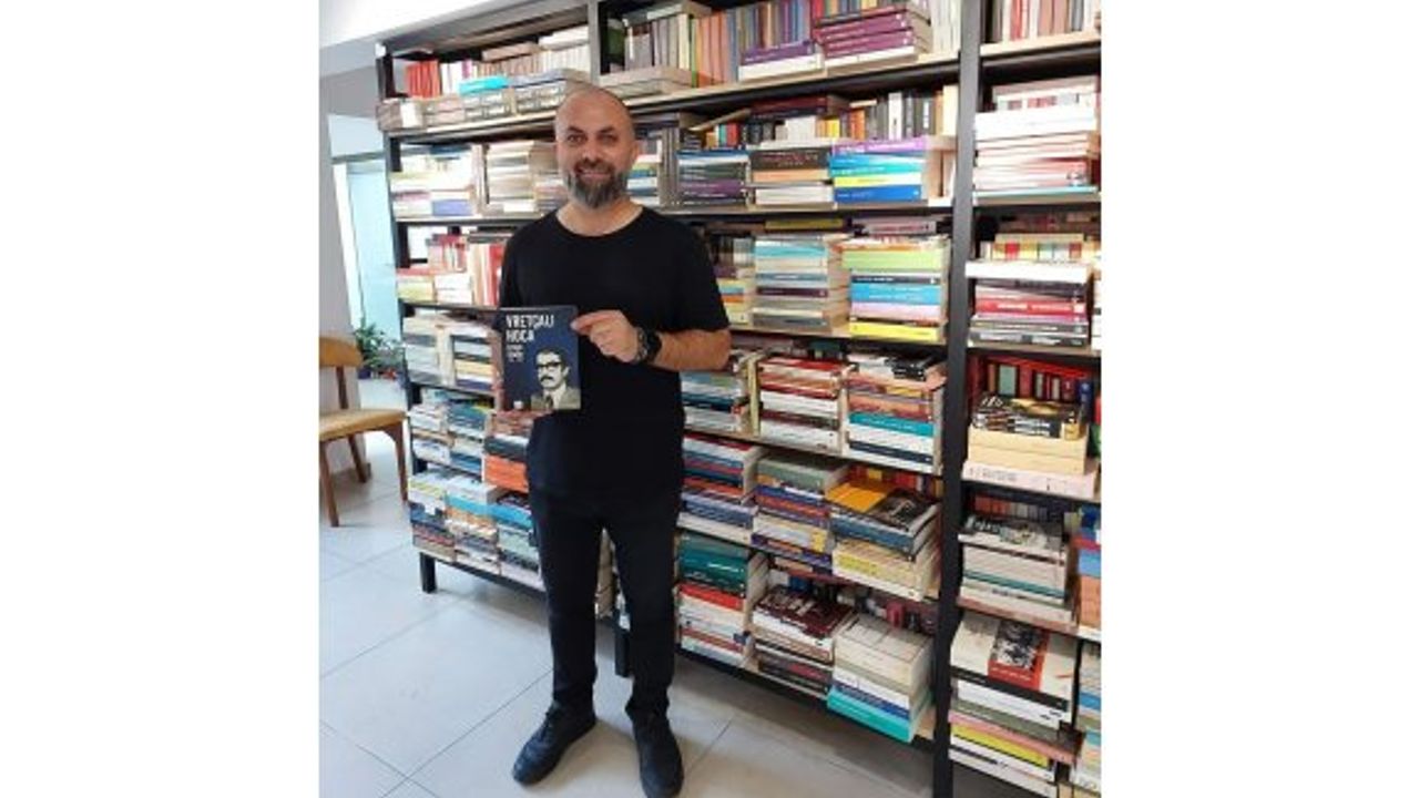 Korkmazhan’ın yeni kitabı “Vretçalı Hoca, Özker Özgür 1940-2005” Baranga Yayınlarından çıktı