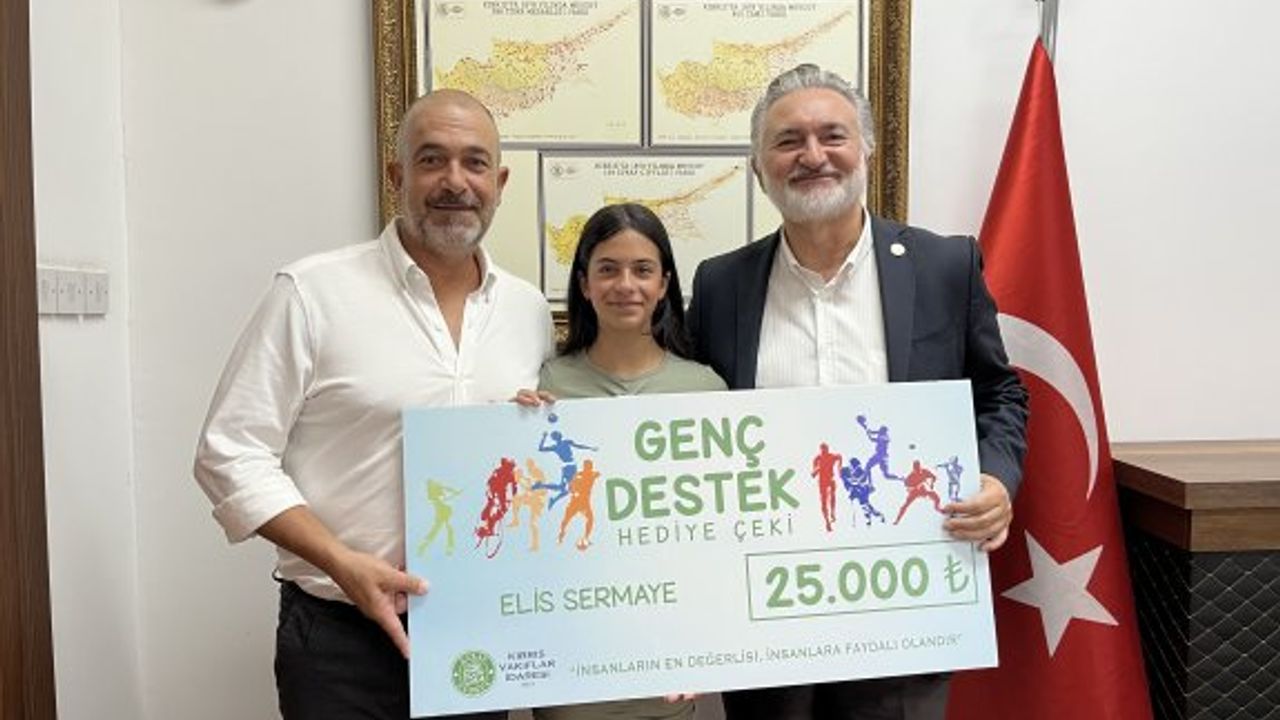 Latin Dansının yıldızı Elis Sermaye’ye Evkaf Genç Destek Ödülü verildi