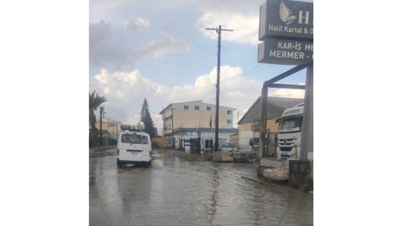 Mağusa küçük sanayi ilk yağmurda suya boğuldu