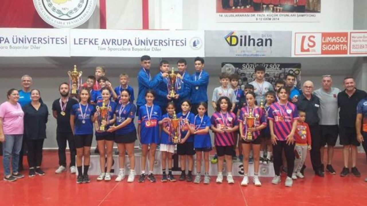 Masa Tenisinde U15 Takım Şampiyonası yapıldı