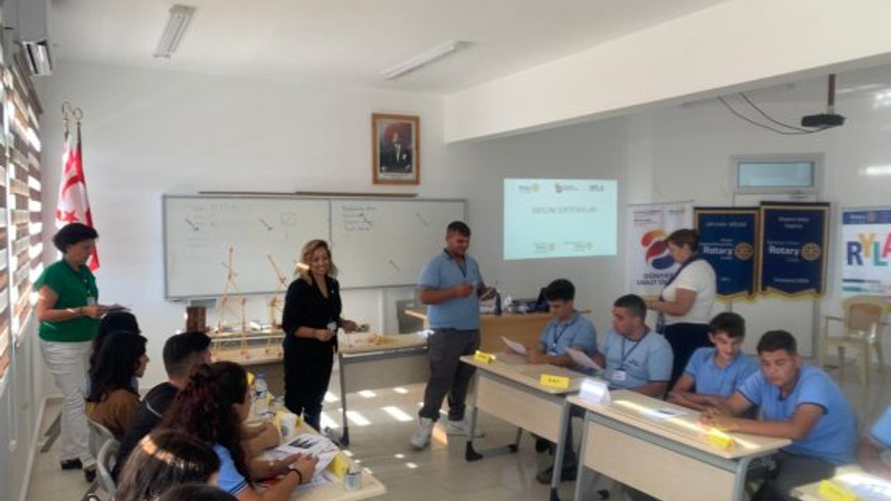 Rotary kulüpleri gençlere yönelik motivasyon eğitimi düzenledi