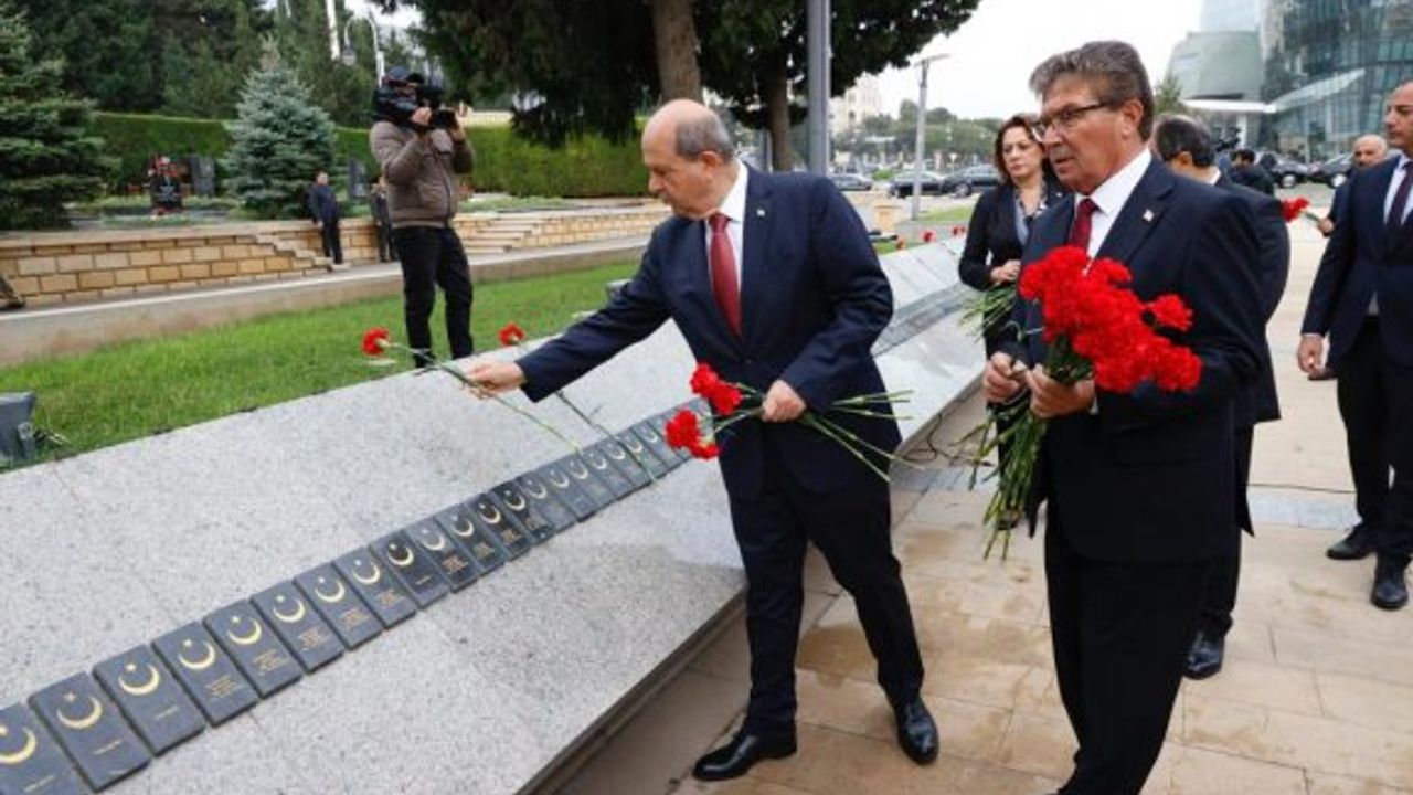 Tatar ve Üstel’den Aliyev’in Anıt Mezarına ziyaret