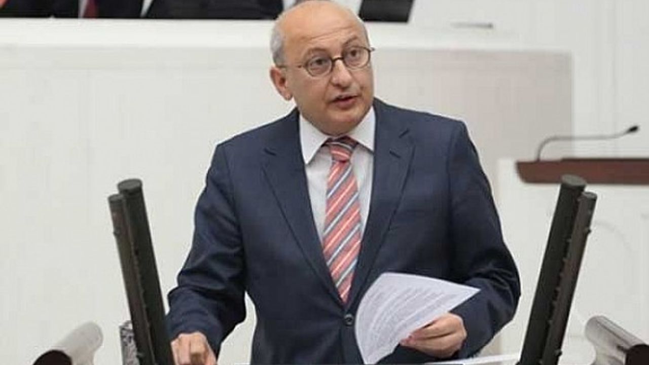 Çakırözer: KKTC devletini ve kardeşimiz Kıbrıs Türklerini selamlıyorum