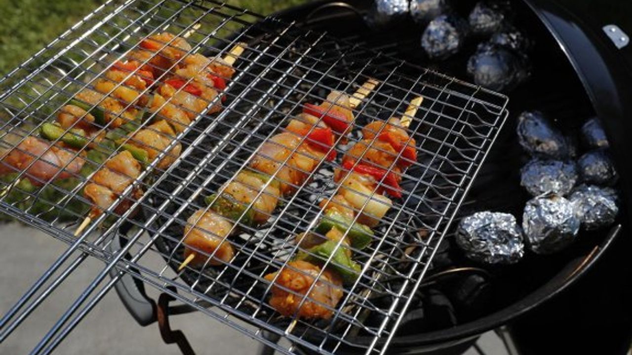 Evin içinde mangal yakan kişi hastanelik oldu