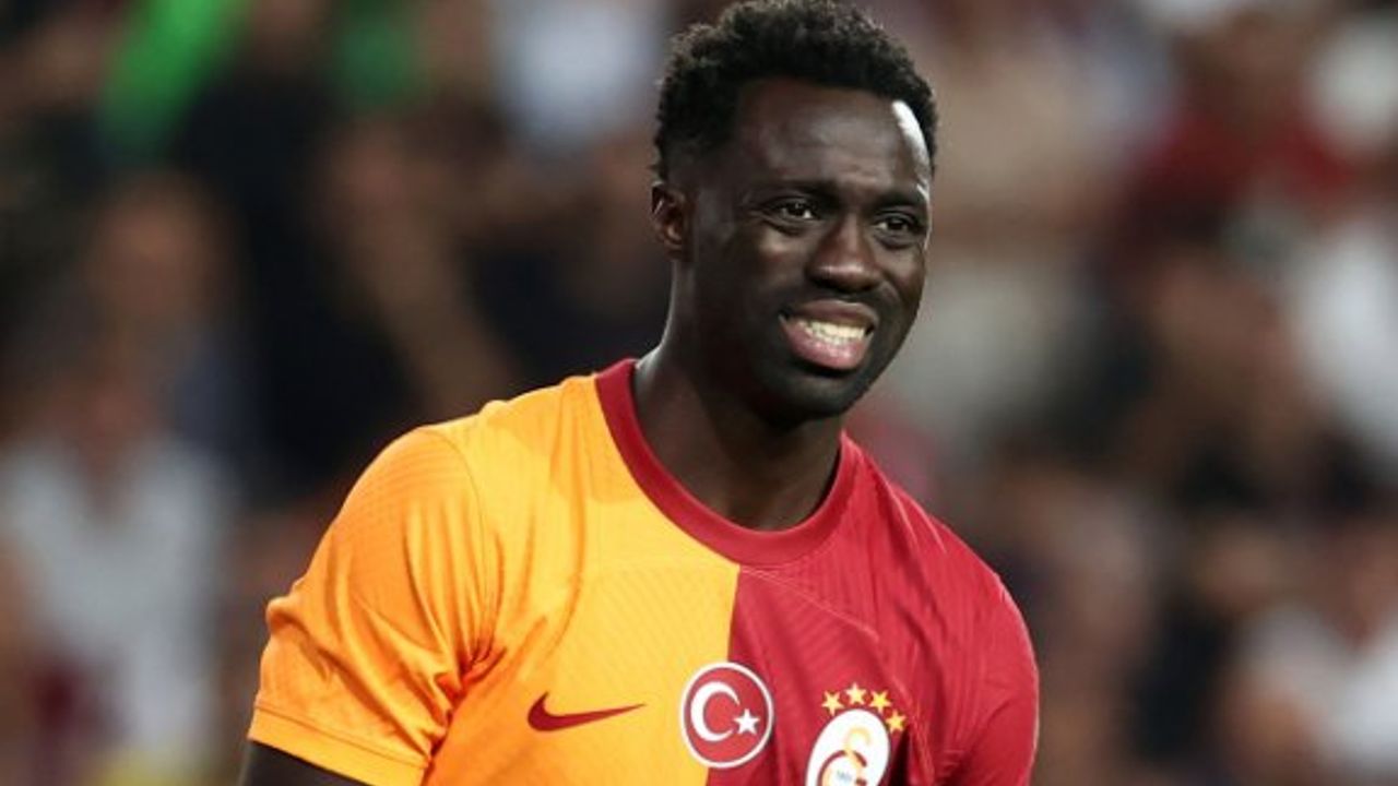 Galatasaray'a Davinson Sanchez'den kötü haber