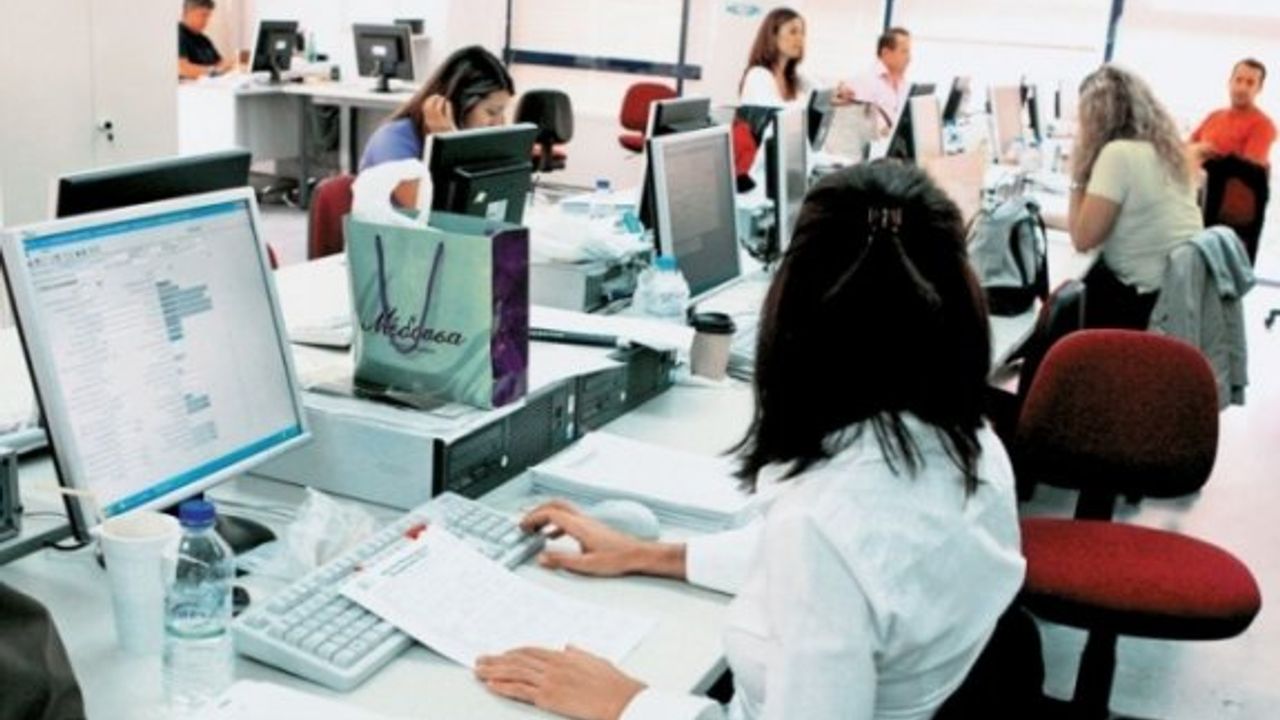 Güney Kıbrıs’ta kamuda çalışan memur sayısı da arttı