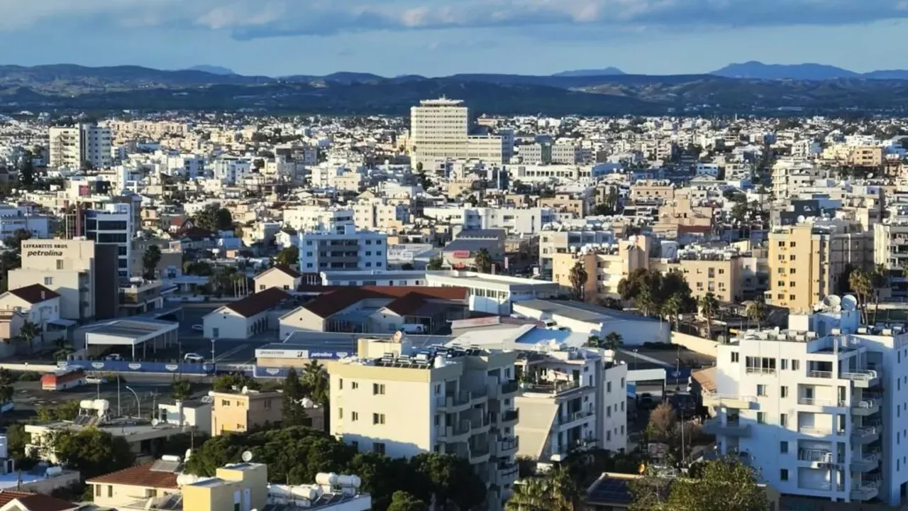 İsraillilerin “ilgi sağanağı” Larnaka’daki emlak fiyatlarını patlattı