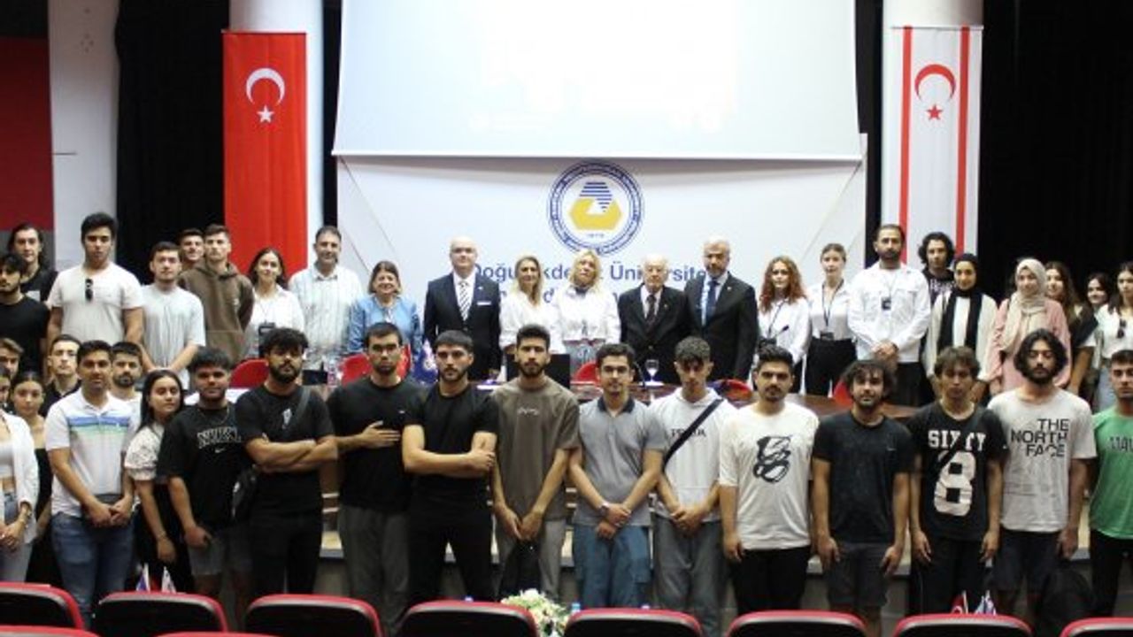 <span style='background-color:#FF8000;' >KKTC</span>’nin 40. yılı <span style='background-color:#FF0080;' >DAÜ</span>’de çeşitli etkinliklerle kutlandı