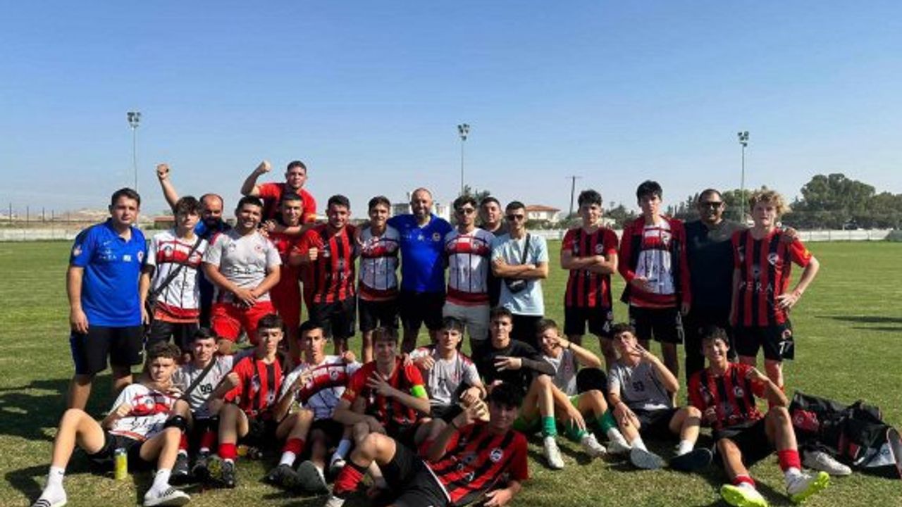 Pera Larnaka Gençler Birliği A2 göz dolduruyor