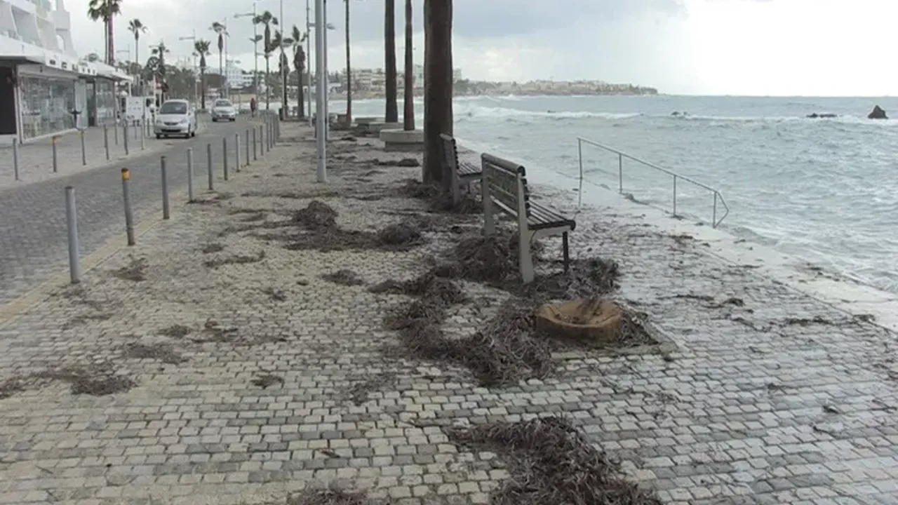 Şiddetli rüzgar Güney Kıbrıs’ta da etkili oldu