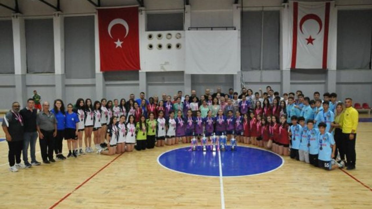 U-16’da şampiyon DİGEM ve UKÜ