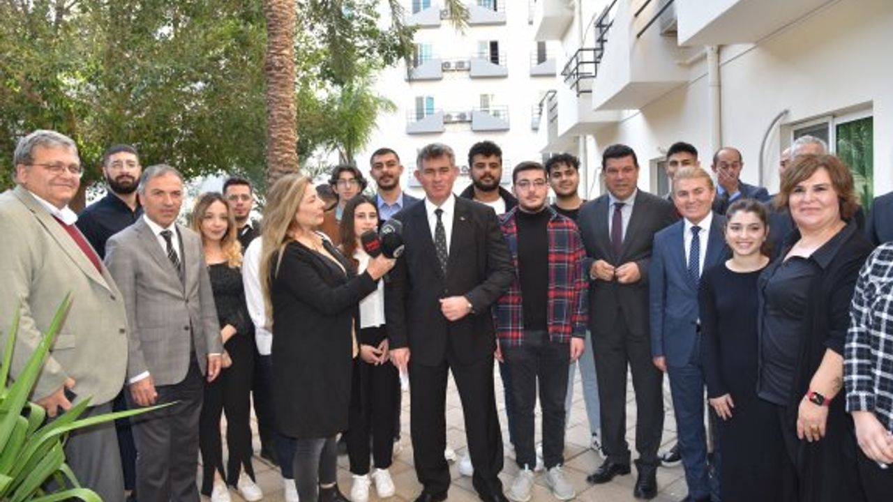 Feyzioğlu, DAÜ’de hizmete sunulan yeni yurdu ziyaret etti