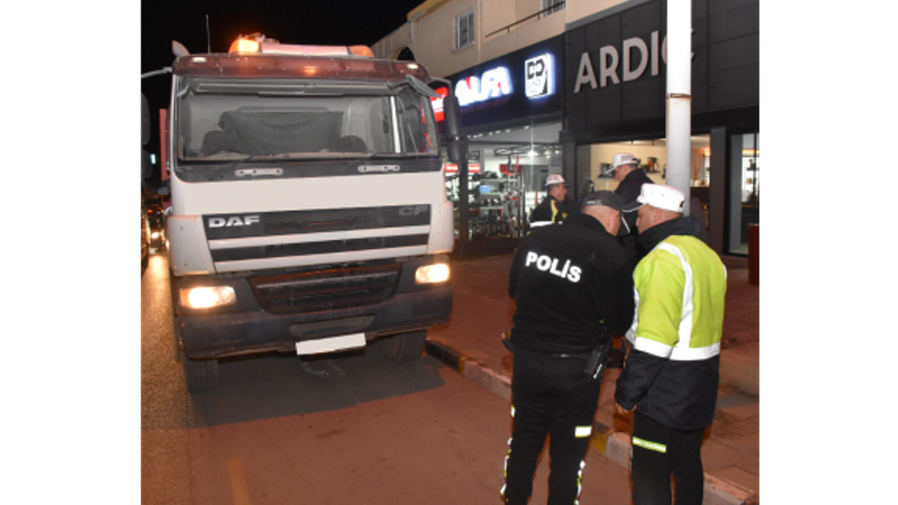 Saat kuralına uymayan kamyon sürücülerine 18 bin TL ceza