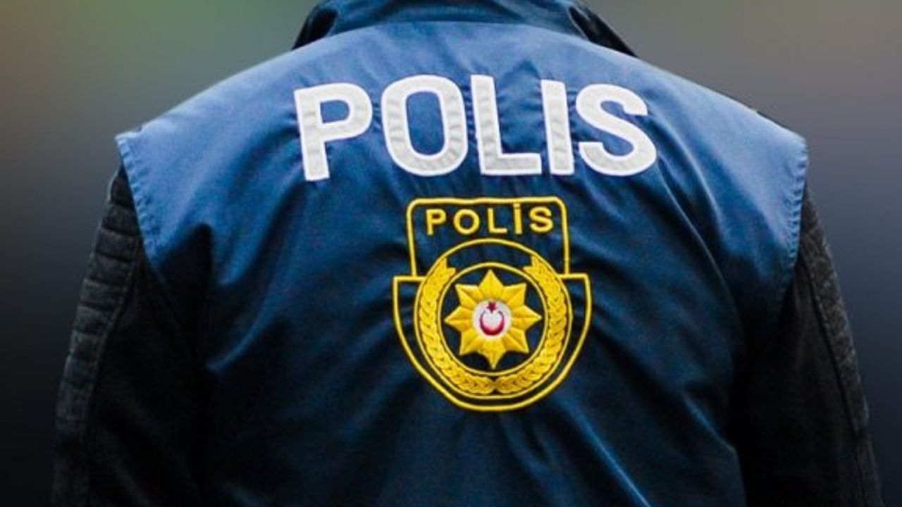 Sahte satış sözleşmesiyle 25 bin sterlin elde eden işletmeci ve çalışan tutuklandı