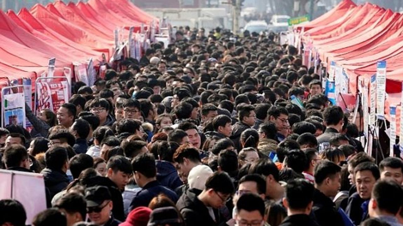 Çin'in nüfusu 2023'te azalma eğilimini sürdürdü