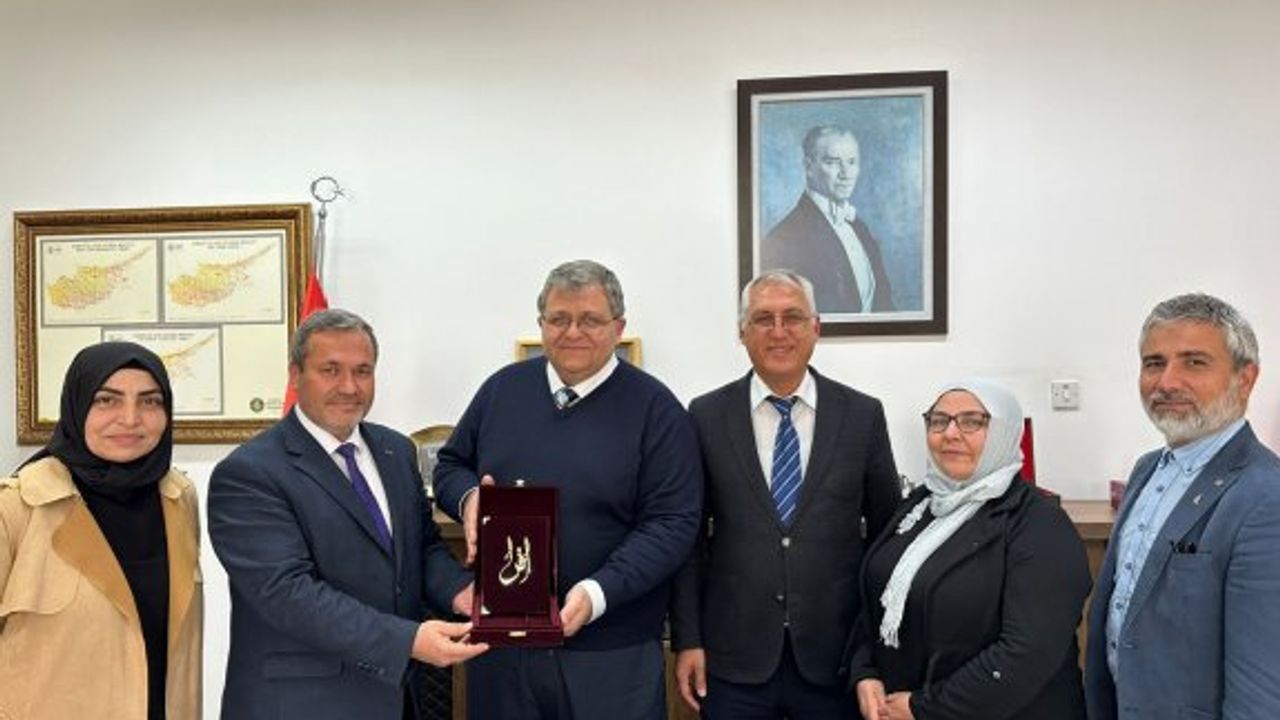 Hala Sultan İlahiyat Koleji Okul Aile Birliği’nden Evkaf’a ziyaret