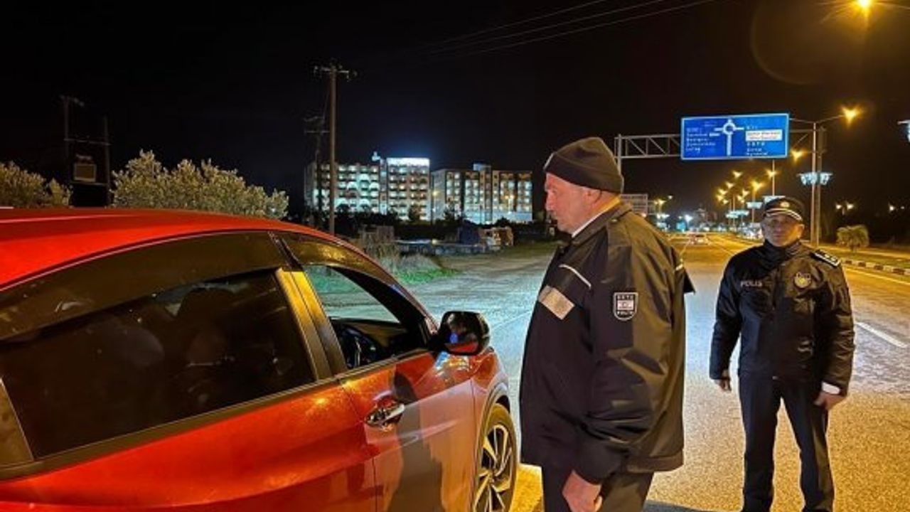 Üç ilçedeki asayiş ve trafik denetimlerinde 871 araç sürücüsü rapor edildi