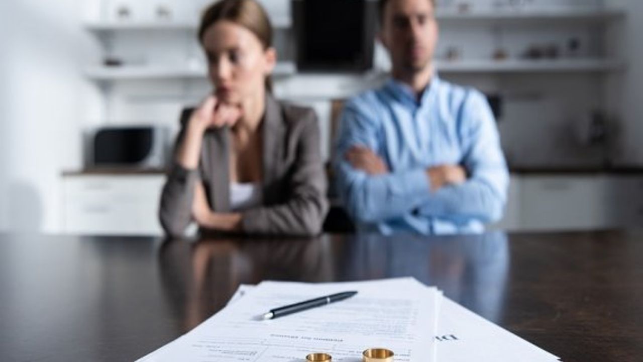 Güney Kıbrıs’ta her yıl, her ilçede yaklaşık 800 çift boşanıyor