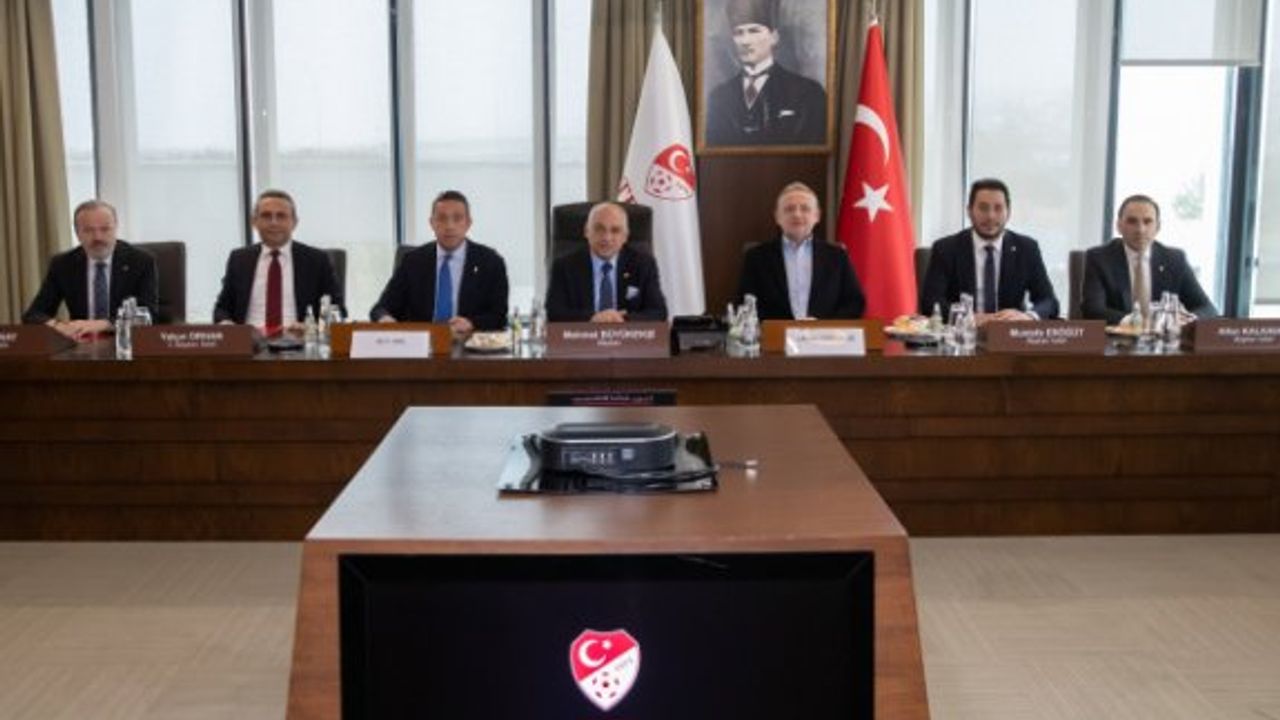 Süper Lig ve 1. Lig yayın hakları ihalesi iptal edildi