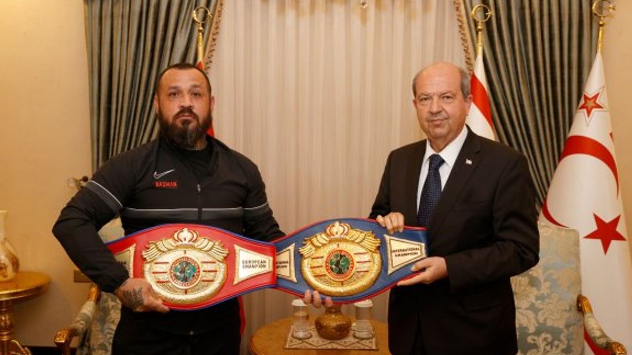 Cumhurbaşkanı Ersin Tatar milli boksör Metin Turunç’u kabul etti