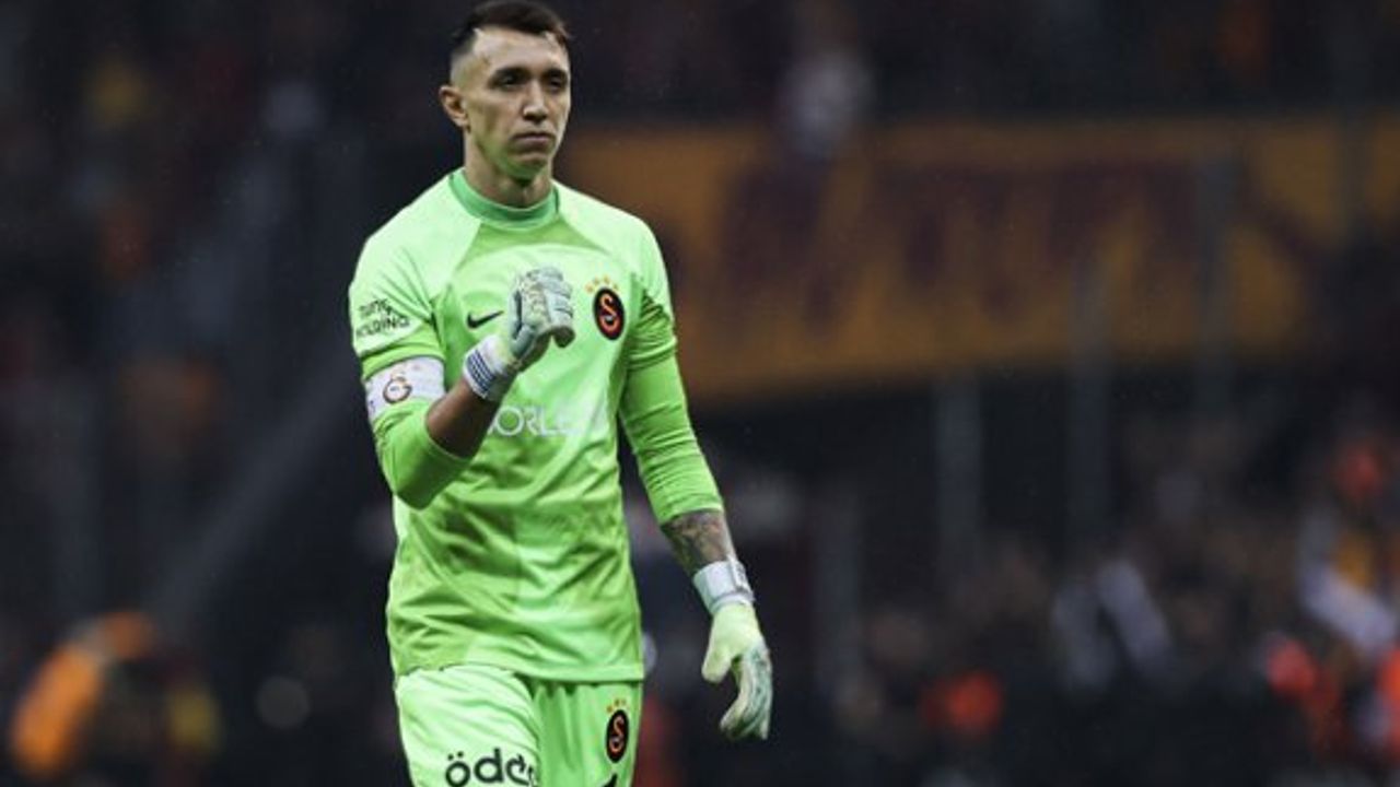 Galatasaray, Muslera ile devam etmek istiyor
