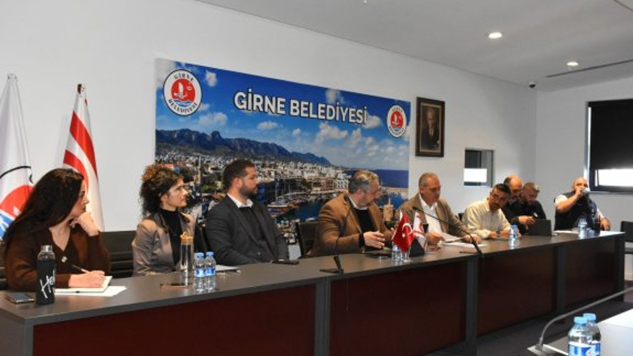 Girne Belediye Başkanı Şenkul Antik Liman esnafı ile toplantı yaptı