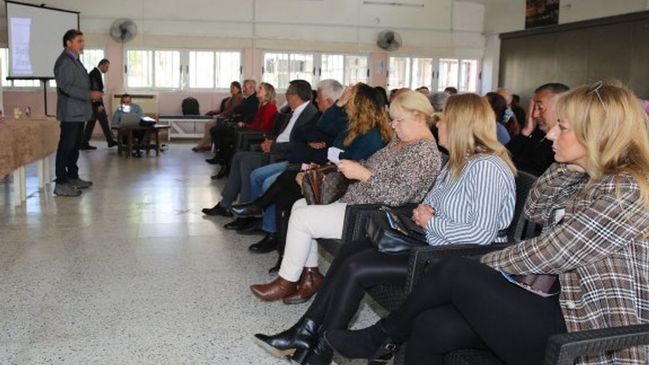 YDÜ ve Dikmen Belediyesi iş birliğinde düzenlenen “Sağlıklı Yaşlanma” paneline yoğun katılım