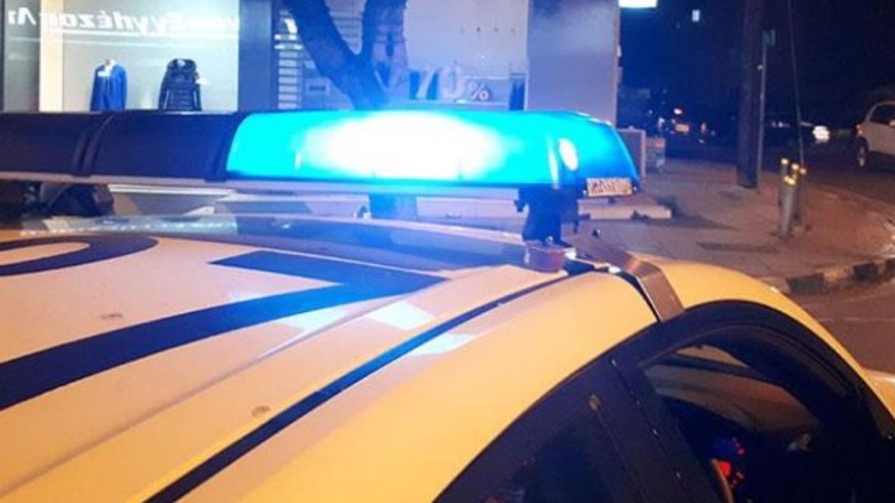 16 yaşındaki çocuk turistlere bıçak çekti