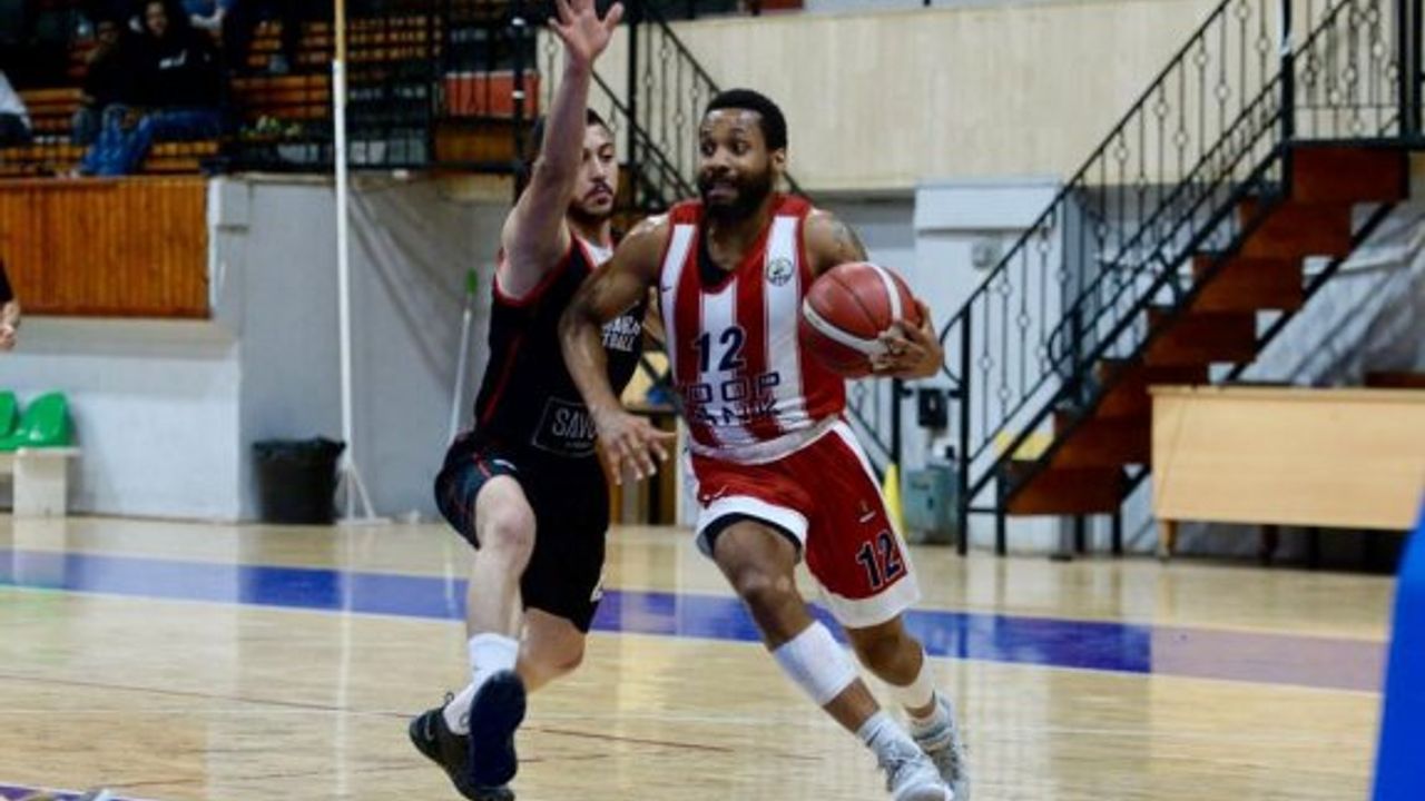 Bosley attı, Koop kazandı: 81-83