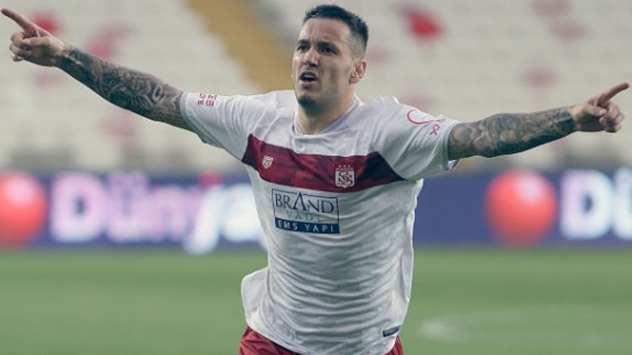 Rey Manaj, Sivasspor tarihine geçti