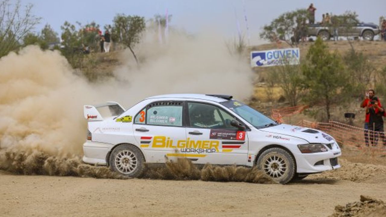 Sprint rallisini Sadık-Buse Bilgimer ikilisi kazandı