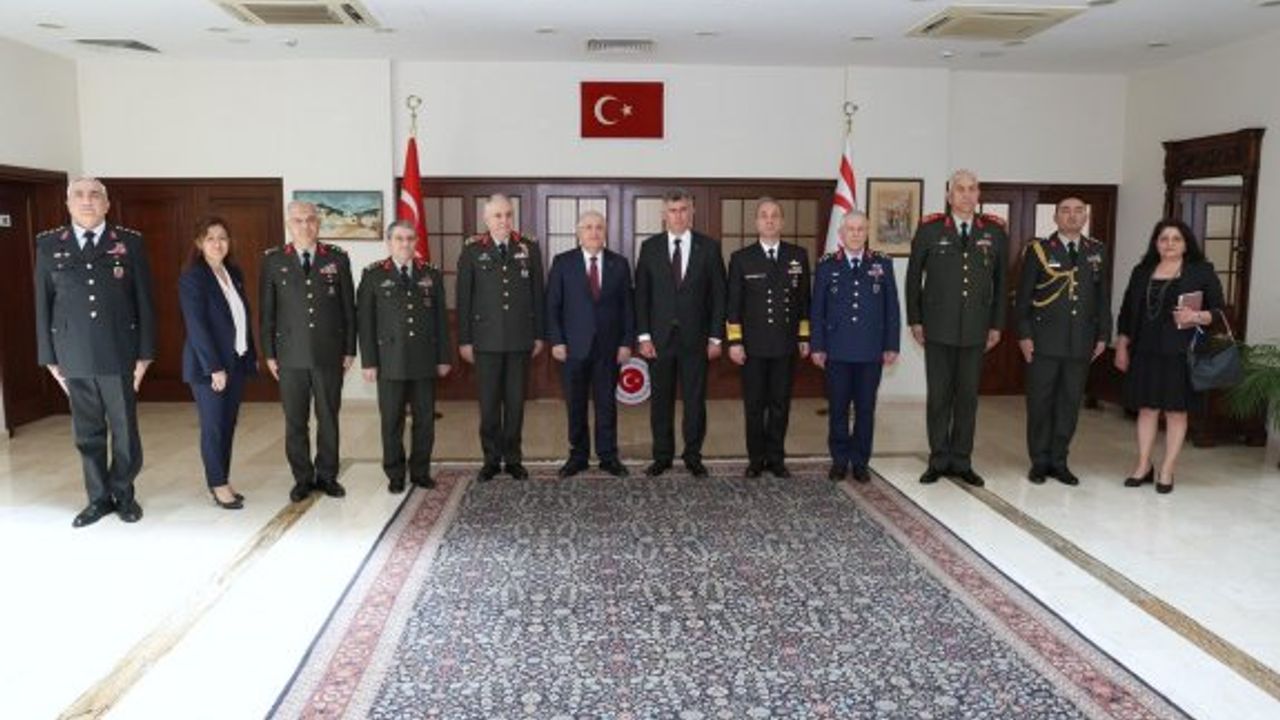 Türkiye Milli Savunma Bakanı Güler'den Lefkoşa Büyükelçisi Feyzioğlu'na ziyaret