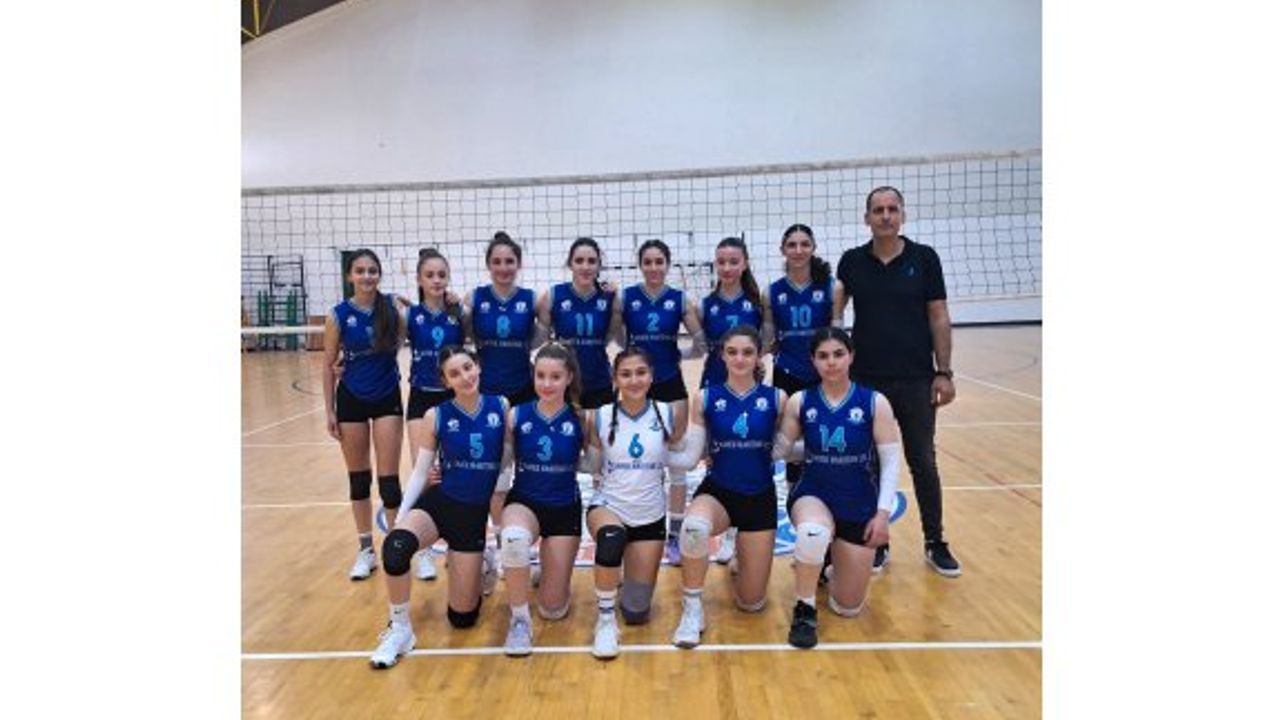 U18 Kızlar da Yarı Final Serisi ilk karşılaşmaları oynandı