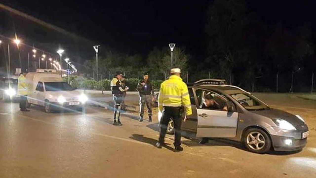 Ülke genelindeki trafik denetimlerinde 427 sürücü rapor edildi