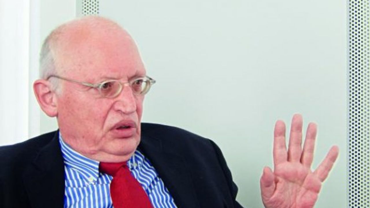 Verheugen: “Kıbrıs sorunu Klerides’le çözülebilirdi”