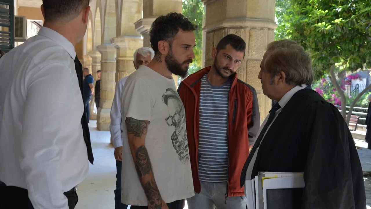 Babasının evinden çaldığı su deposunu sattı